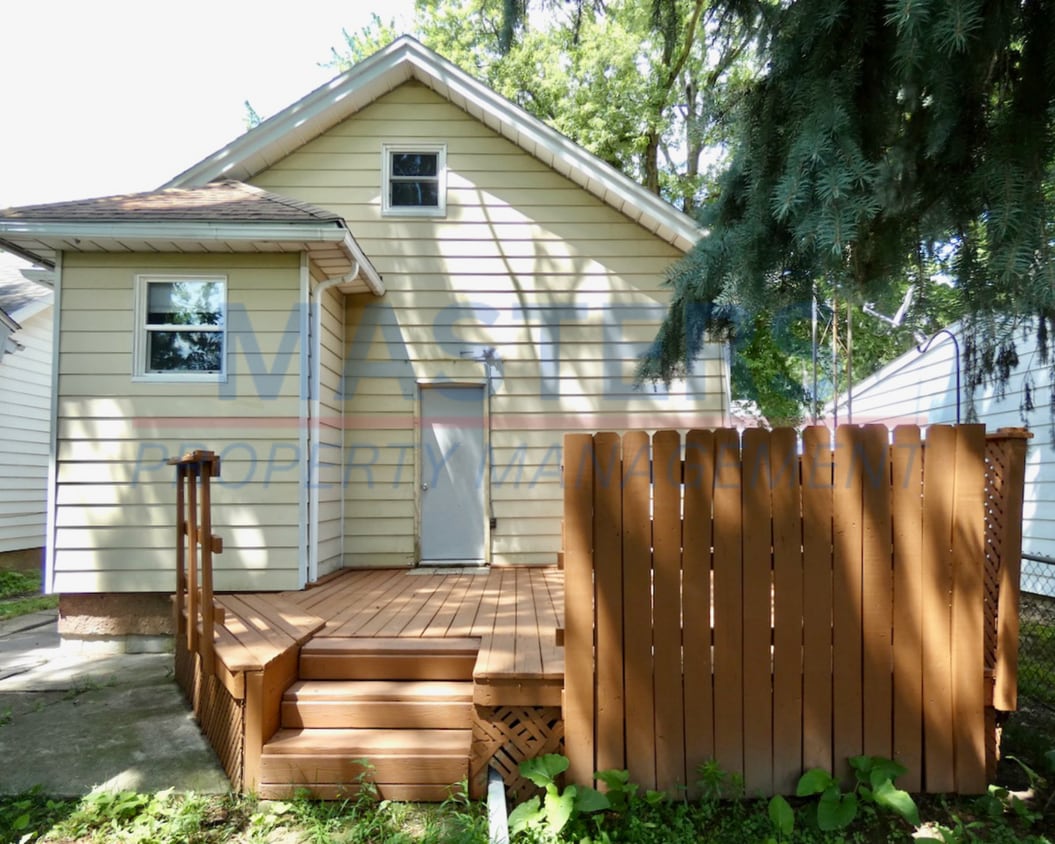Primary Photo - 229 Van Buren Ave