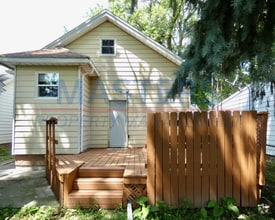 Building Photo - 229 Van Buren Ave