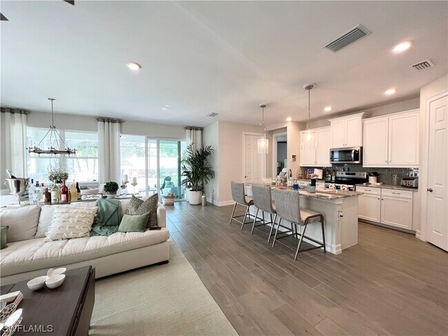 Foto del edificio - 28242 Seasons Tide Ave