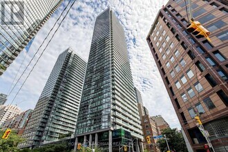 Building Photo - 38 Grenville St