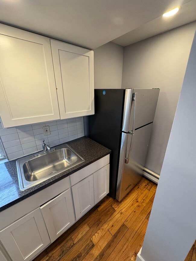 Building Photo - 27 Grant St