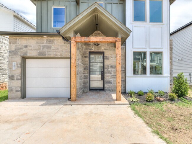 Building Photo - Beautiful New Construction Home in Edmond/...