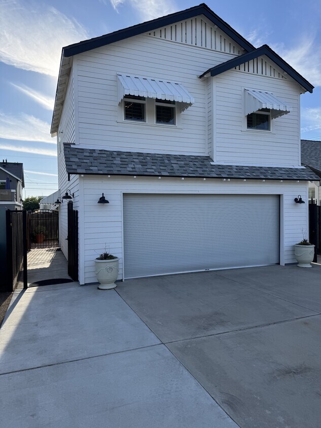 Foto principal - 848 3rd St