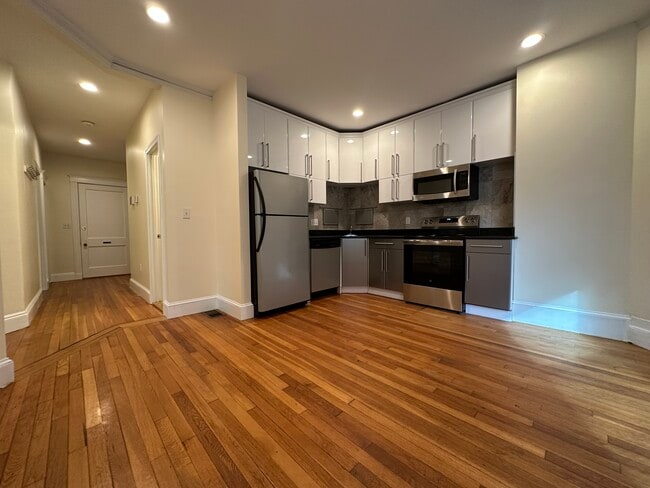 Building Photo - 191 Winthrop Rd