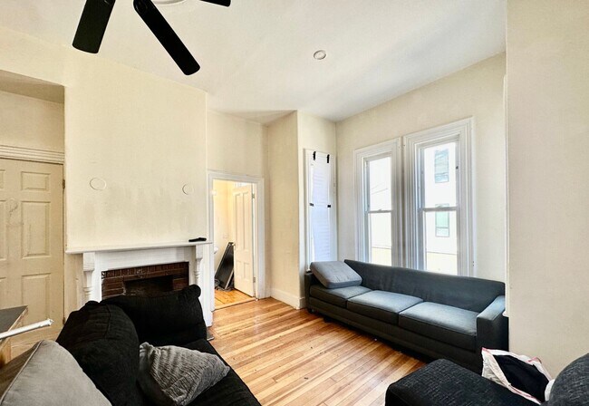 Building Photo - HOT ALLSTON LISTING!!!!