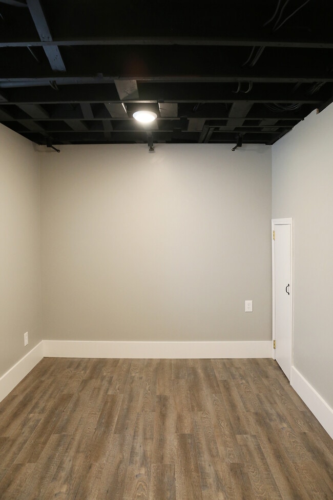 bedroom #1 - 1511 Leavenworth St