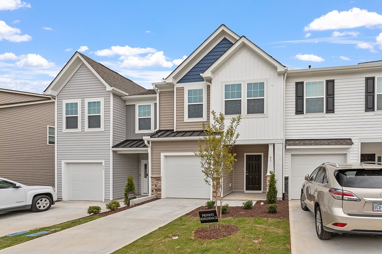 Primary Photo - Townhome in desired Flowers Plantation, 3 ...