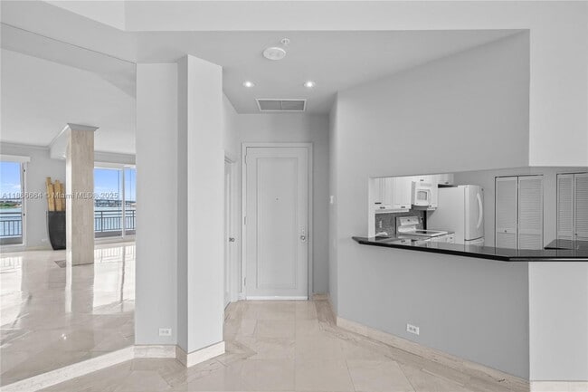 Foto del edificio - 888 Brickell Key Dr