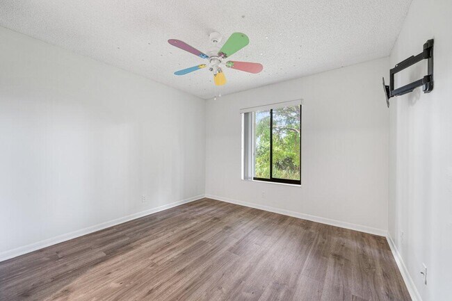 Building Photo - 3618 Alder Dr