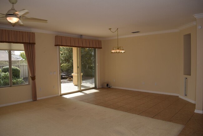 Building Photo - 1825 Starview Ln