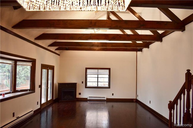 Building Photo - 130 Webb Dr
