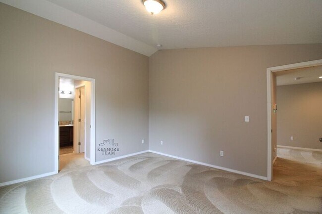 Building Photo - 6318 Glacier Peak Dr