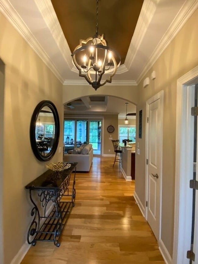 Building Photo - Beautiful Fully Furnished 3 bed 2 bath hom...
