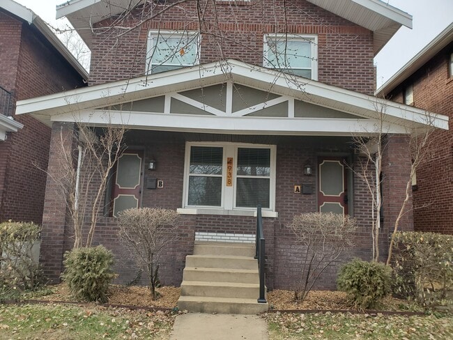 FRONT - 4938 Tholozan Ave