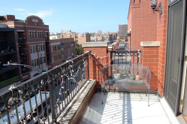 Foto del edificio - 2507 N Halsted St