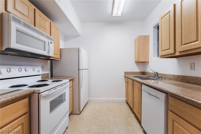 Building Photo - 8000 W Badura Ave