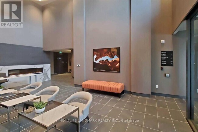 Building Photo - 95 Dundas St W