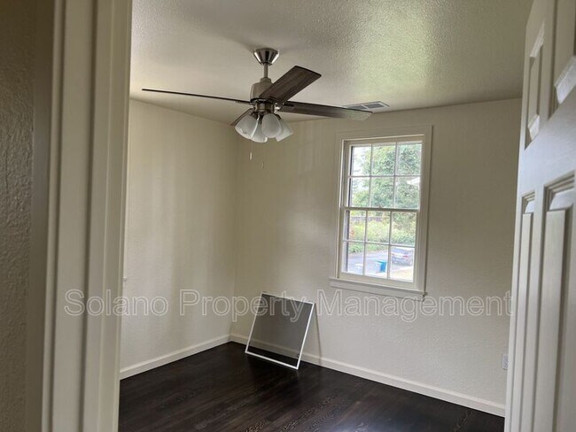 Foto del edificio - 132 Calhoun St