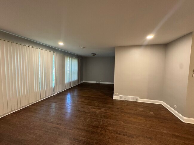 Foto del edificio - 15125 East End Ave