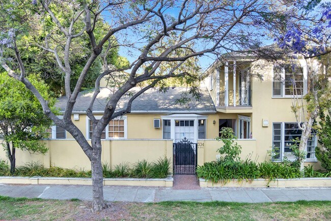 Building Photo - Burton Way Luxury Investments LLC-334 La Peer