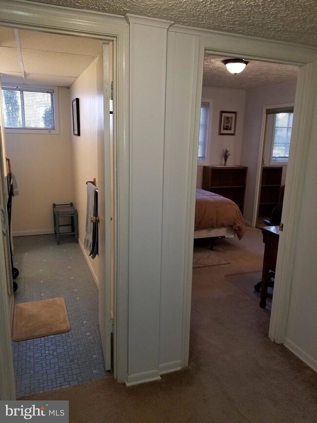 Foto del edificio - 4103 Locust Ln