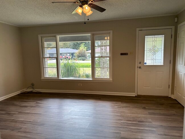 Building Photo - 514 Eason Pl