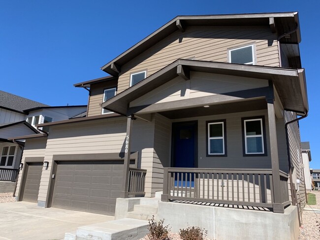 Building Photo - Exquisite 3 Bed 2.5 Bath Single Family Hom...