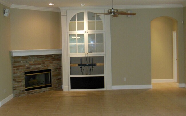 Building Photo - Oviedo 4 Bed 2 Bath Pool Home in Live Oak - Oviedo