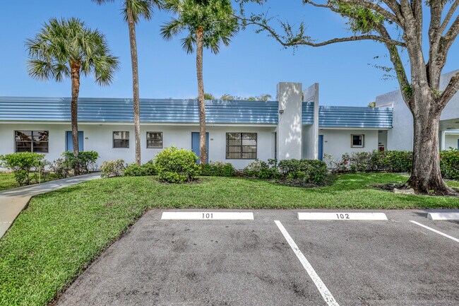Building Photo - 4575 Lucerne Lakes Blvd W