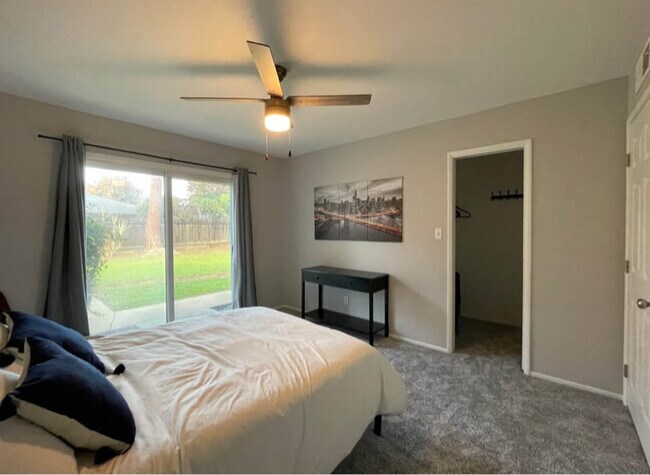 Foto del edificio - 3272 W Browning Ave