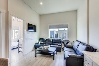 Building Photo - 753 Capp St