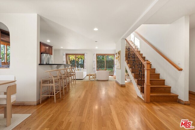 Foto del edificio - 7917 Westlawn Ave