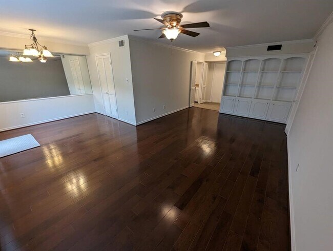 Foto del edificio - 355 N Post Oak Ln