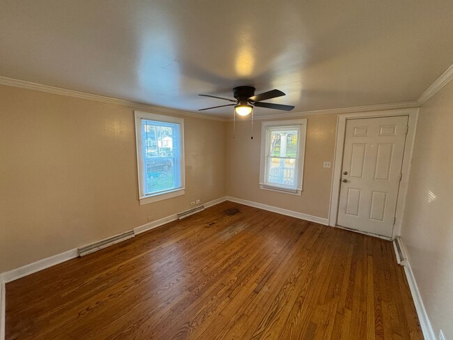 Building Photo - Statesville Downtown - 2BR/1BA