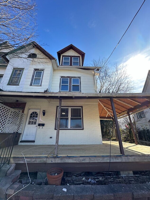 5 Bed, 3 Bath home in Havertown - 5 Bed, 3 Bath home in Havertown