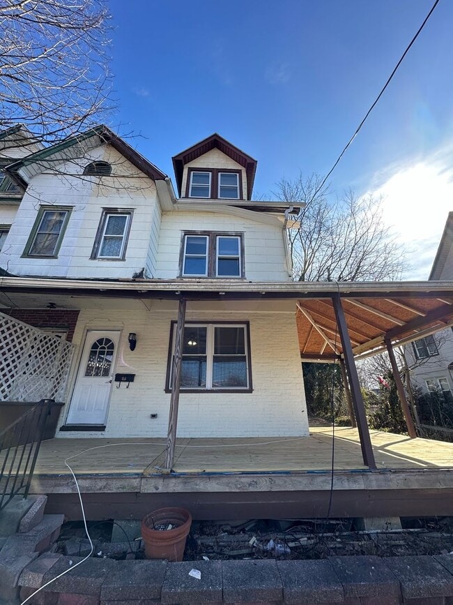 Building Photo - 39 W Manoa Rd