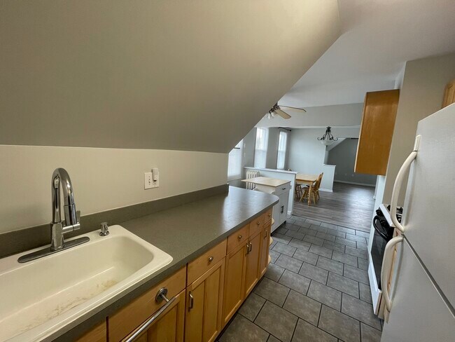 Foto del edificio - 108 Concord St