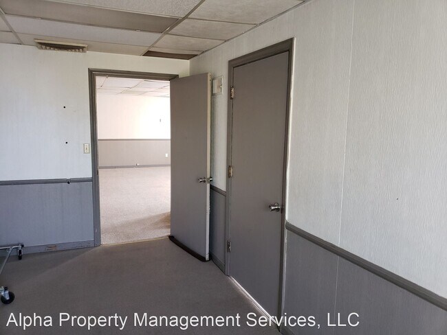 Building Photo - 2 br, 1 bath House - 101 E Pine