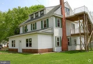 Building Photo - 1300 W Kings Hwy