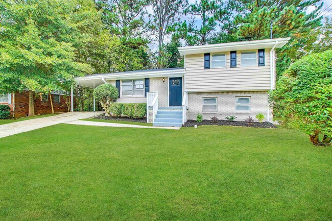 Building Photo - 3559 Sherbrooke Way SW