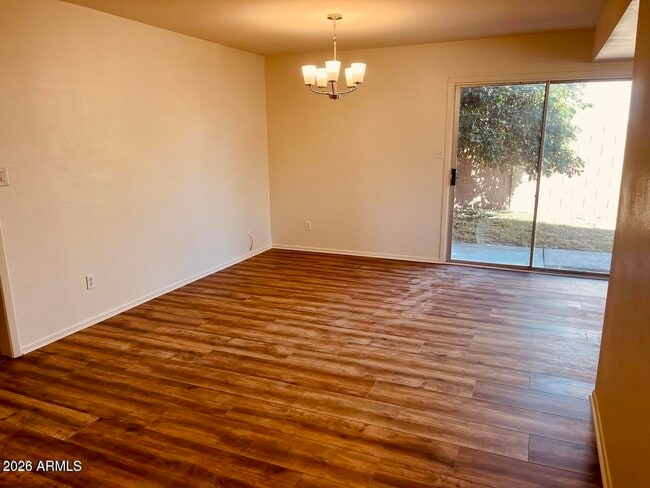 Foto del edificio - 5141 E Blanche Dr