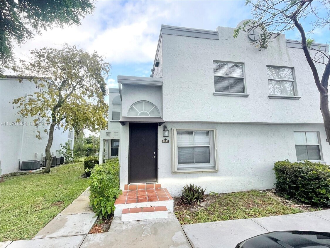 4642 NW 97th Pl Unit 248, Doral, FL 33178 Condo for Rent in Doral, FL