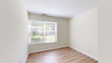 Interior Photo - The Commons at Windsor Gardens