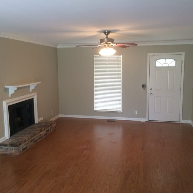 Photo - 1413 Autumn Knoll Rd House