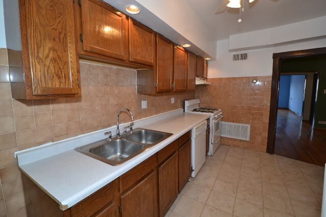 Building Photo - 3243 N Damen Ave