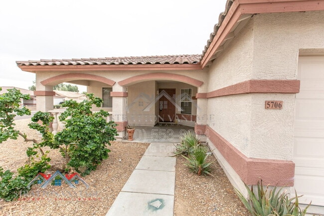 Foto del edificio - 5706 N 74th Dr