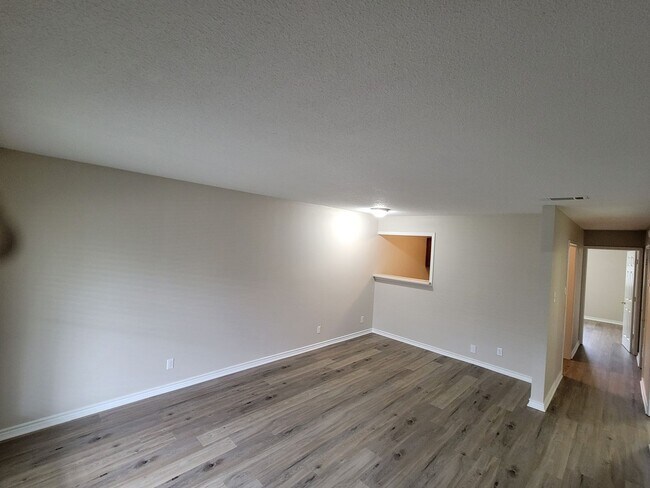 Foto del edificio - Newly Renovated 2B/1B Apartment Available in Lake Charles