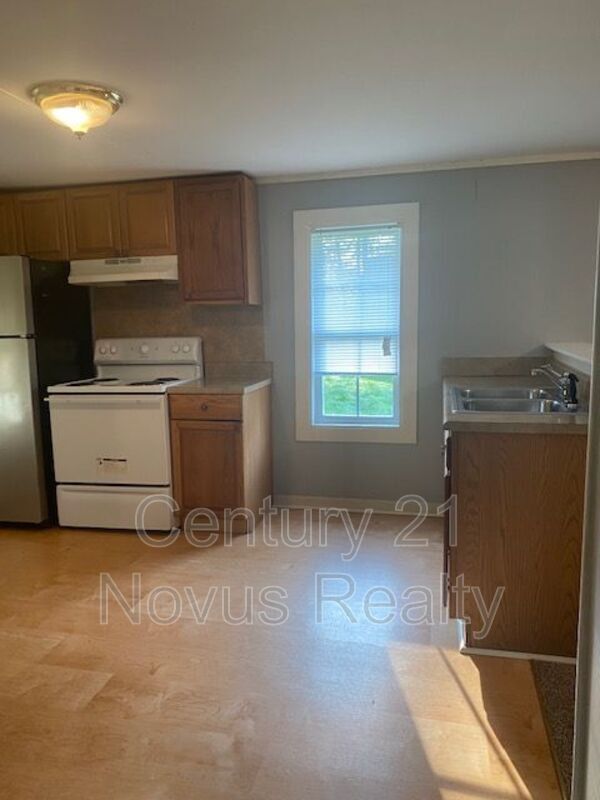 Building Photo - 105 Kent Cir
