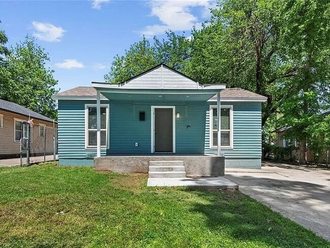 Charming, Beautifully Remodeled Home in The Upland Addition - Charming, Beautifully Remodeled Home in The Upland Addition