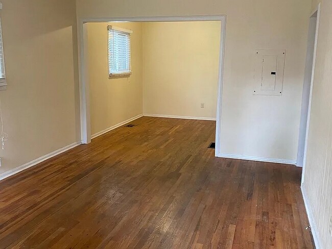 Building Photo - 1068 Palafox Dr NE